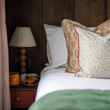 Worplesdon Place Hotel 길드포드 외부 사진