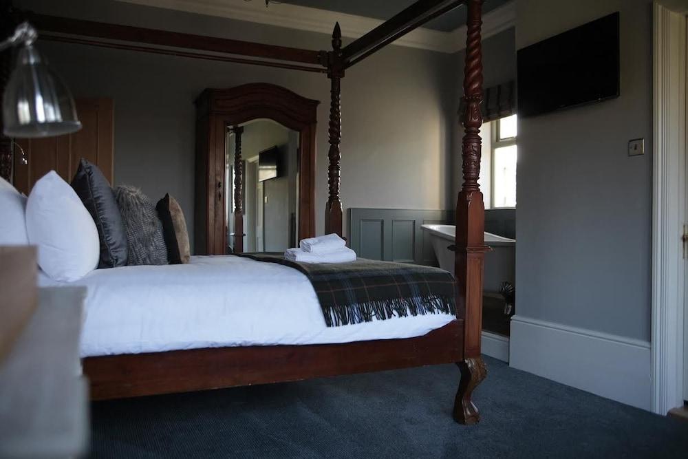 Worplesdon Place Hotel 길드포드 외부 사진