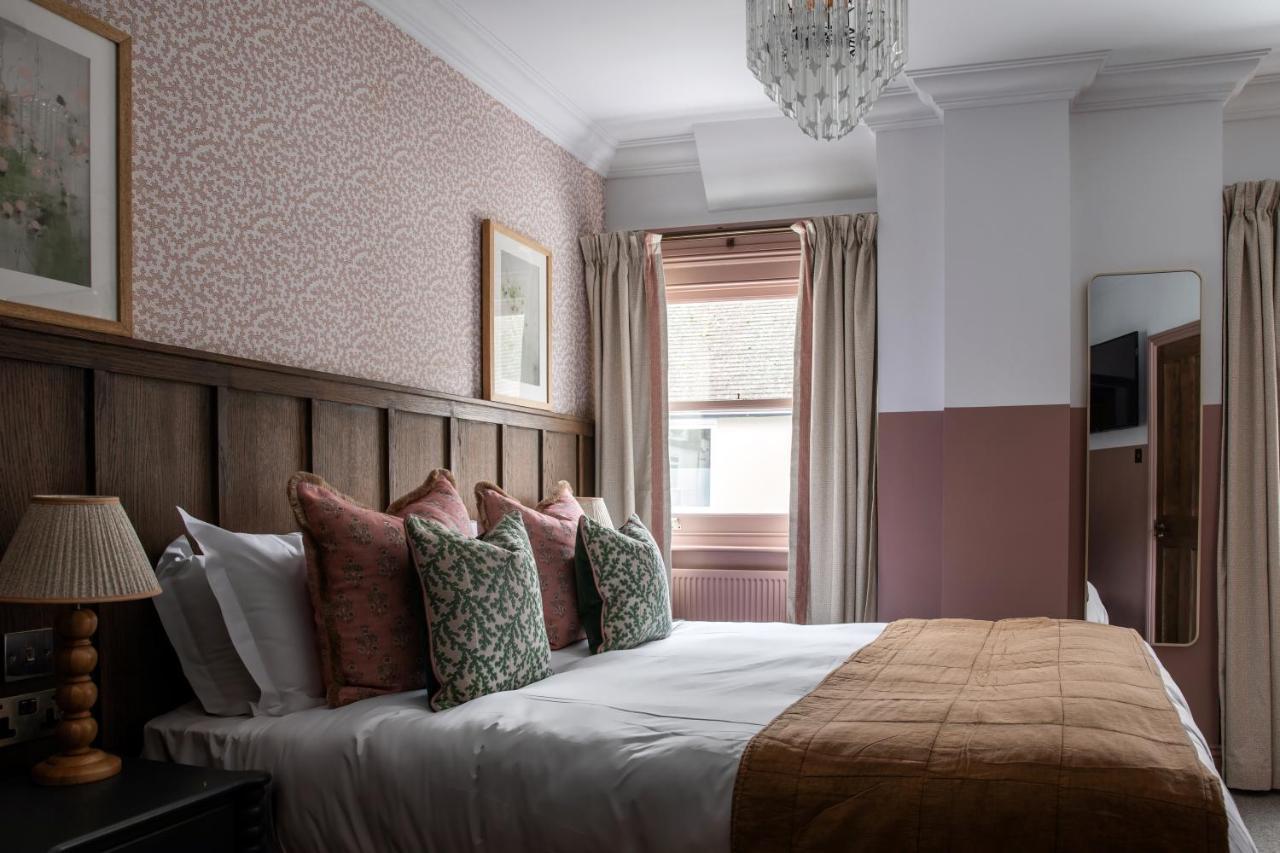Worplesdon Place Hotel 길드포드 외부 사진