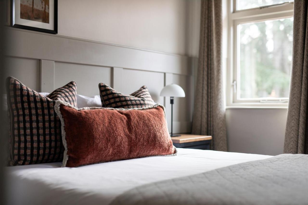 Worplesdon Place Hotel 길드포드 외부 사진