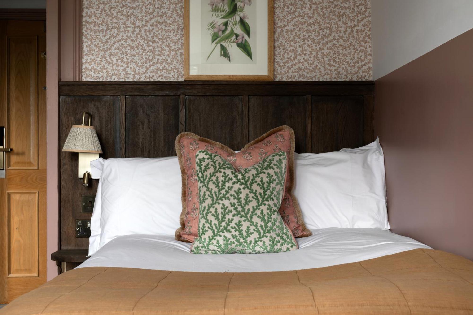 Worplesdon Place Hotel 길드포드 외부 사진