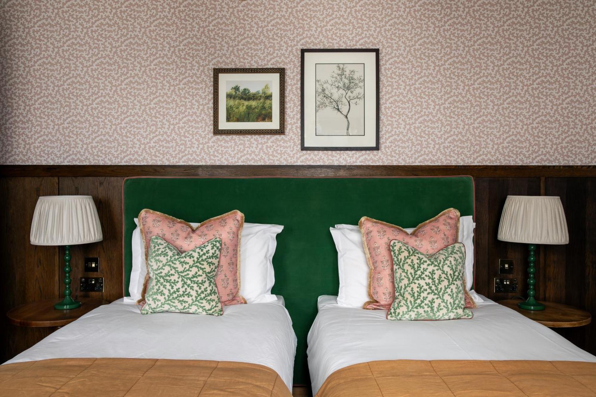 Worplesdon Place Hotel 길드포드 외부 사진