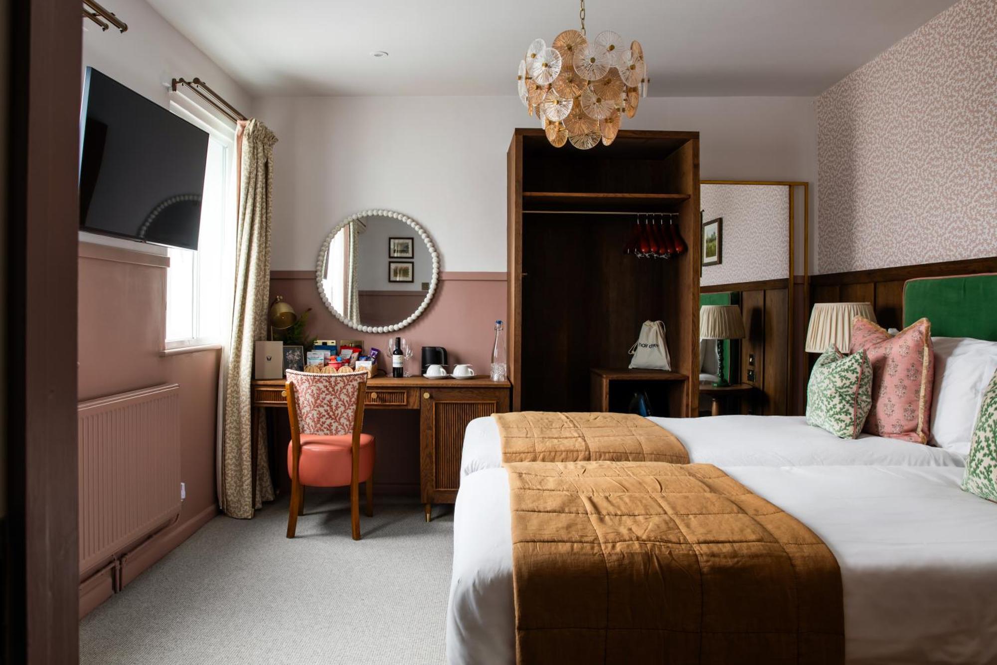 Worplesdon Place Hotel 길드포드 외부 사진