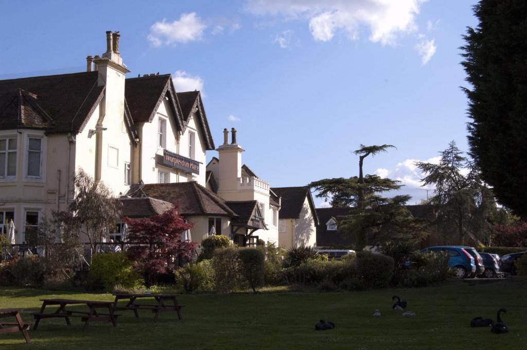 Worplesdon Place Hotel 길드포드 외부 사진