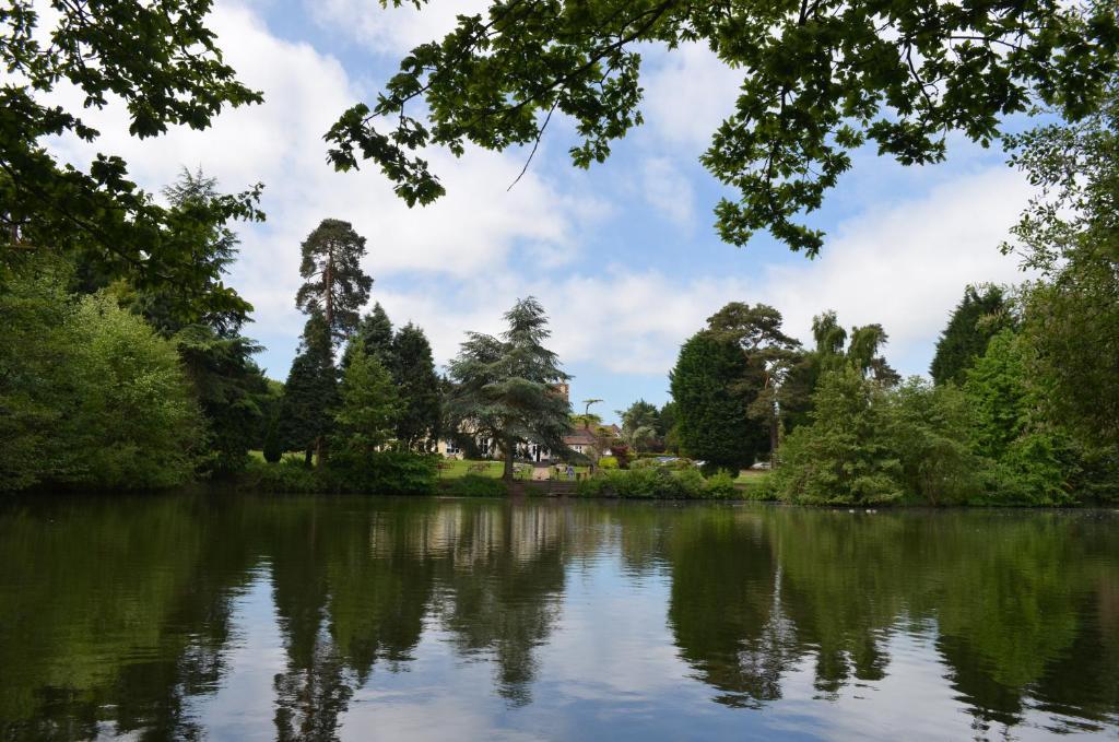 Worplesdon Place Hotel 길드포드 객실 사진